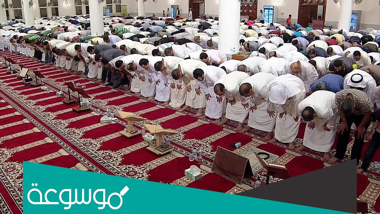 من هو الخليفة الذي جمع الناس في صلاة التراويح